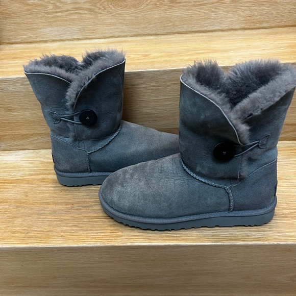 UGG Boots - Picture 12 of 13